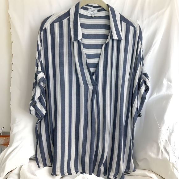crown & ivy Tops - Crown & Ivy top; size XL; blue & white striped.